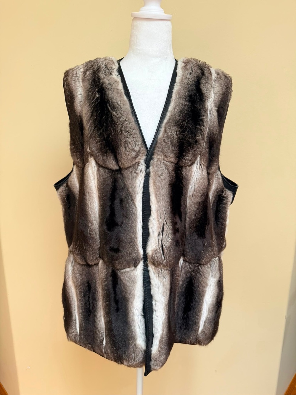 Dolce & Gabbana real chinchilla fun men’s vest size 48
